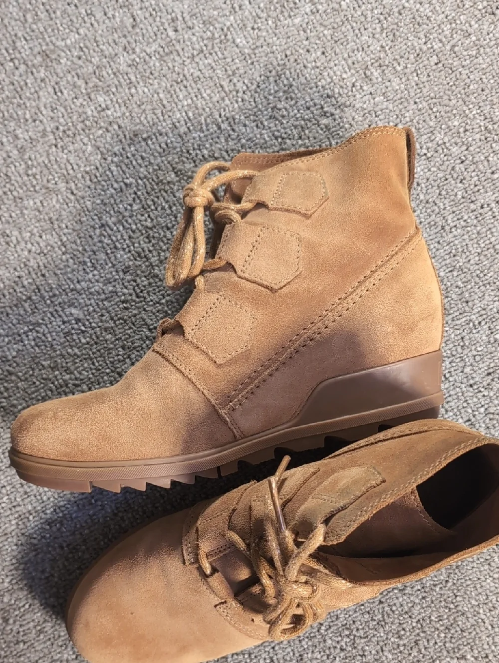 Sorel Evie Wedge Lace Boot size 7.5 Tan Leather Suede